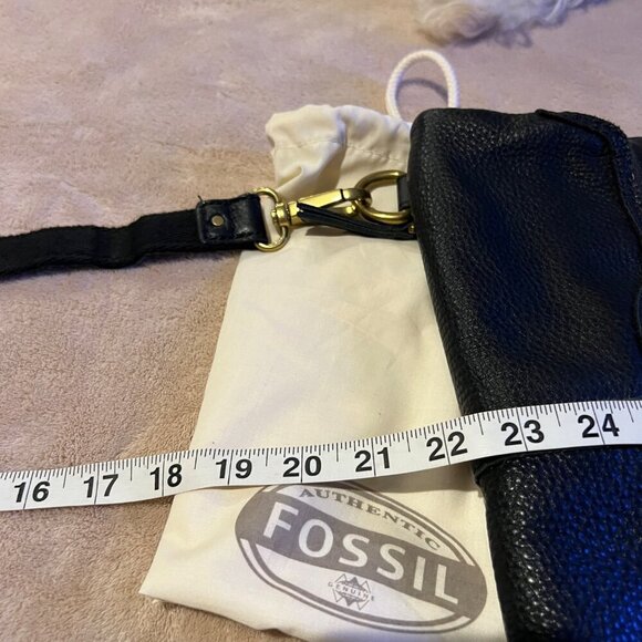 Large Fossil Erin crossbody fold over purse Black pebble leather dust bag includ - Picture 16 of 16